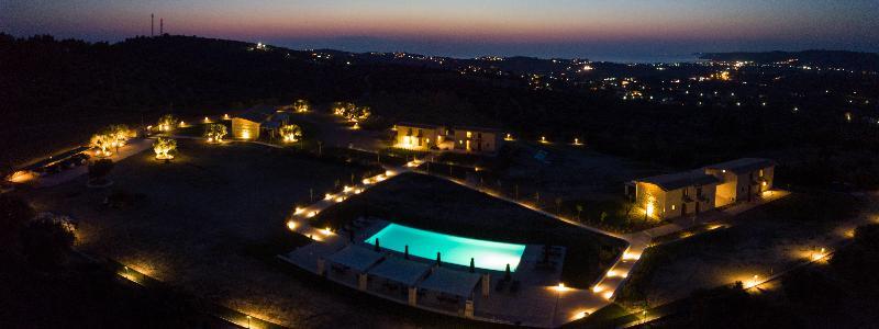 Mint Retreat Suites (Adults Only) Kalandra 외부 사진