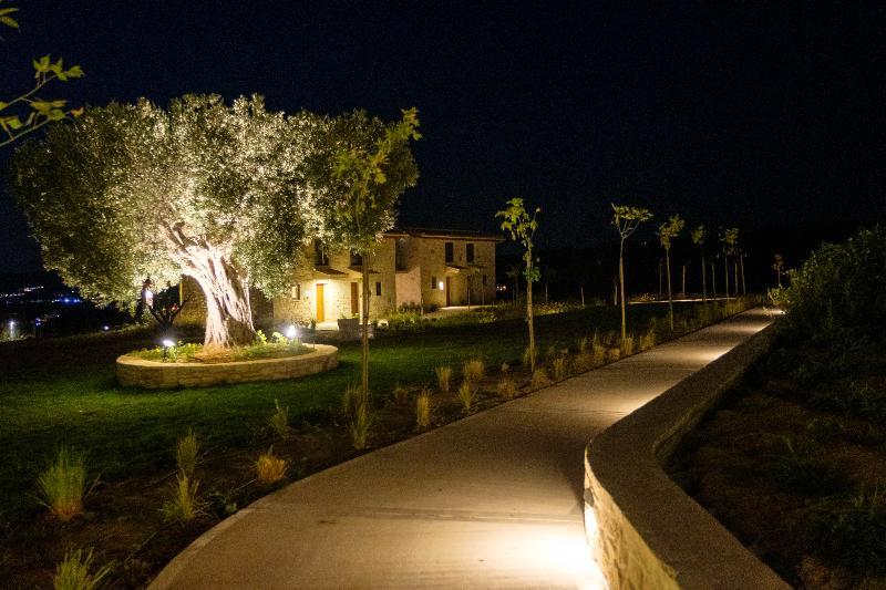 Mint Retreat Suites (Adults Only) Kalandra 외부 사진
